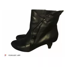 Botas Cortas Color Negro Natacha Talle 39 Super Femeninas!