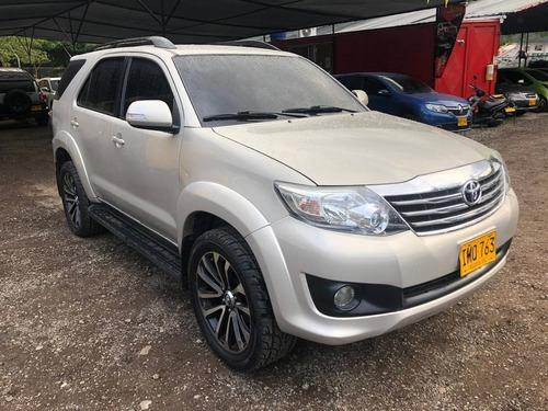 Radiador Toyota Fortuner / Hilux Diesel Automatico Laminilla Foto 6