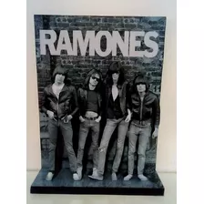 Adorno De Torta Maqueta Ramones.