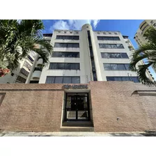 Tibisay Rojas Vende Amplio Apartamento En Residencias Kristal. Urbanización La Trigaleña Cod. 200059