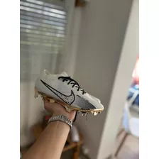 Zapatos De Fútbol Campo Nike Mercurial Blancos Y Dorados