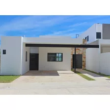 Casa De 1 Planta En Venta En Privada Albarella En Valle Méri