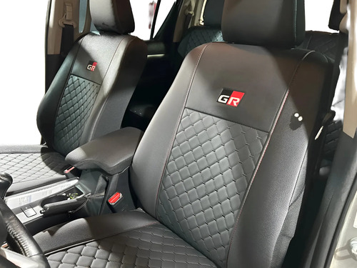 Cubreasiento Toyota Hilux Revo 16-25 Cuero Ecolgico Premium Negro