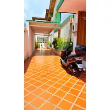 En Venta Acogedora Casa Ubicada En La Av. Urdaneta, Merida