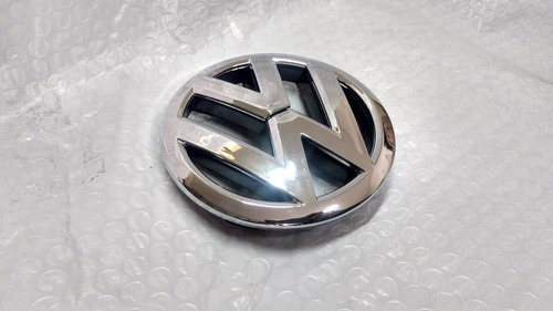 Emblema Parrilla Vw Vento 2014 2015 Nuevo Generico Foto 3