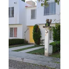 Compre Hermosa Casa, San Juan Del Rio, Fracc. Con Vigilancia