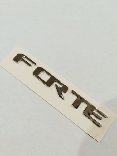Emblema Letra Kia Forte Foto 3