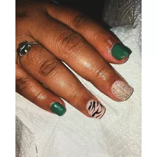 Servicio De Manicura Y Pedicura