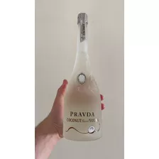 Vodka Pravda Coconut Recoleta