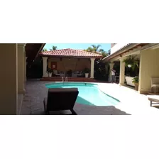 Vendo Villa De Dos Niveles En Metro Country Club, Juan Dolio, República Dominicana