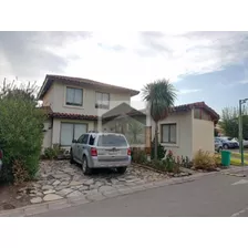 Hermosa Y Acogedora Casa En Tranquilo Y Seguro Condominio