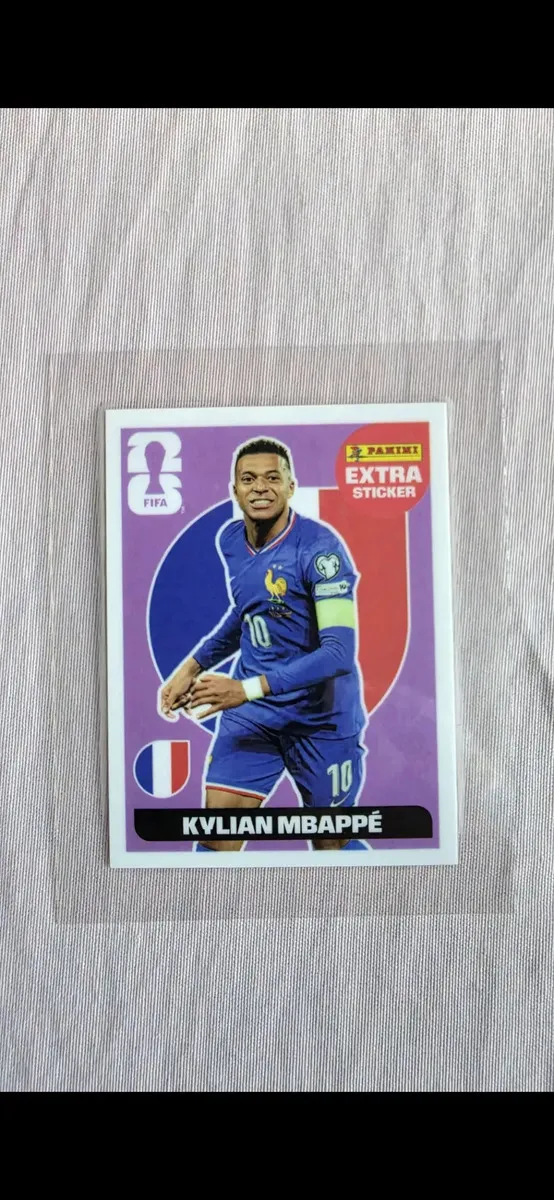 Pegatina Adicional Legend Bronze World Cup 2026 Con El Personaje Morado De Kylian Mbappé Leyenda Violeta Original