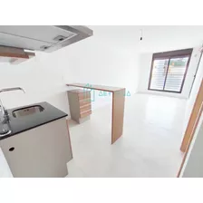 Apartamento En Alquiler 1 Dormitorio. Muy Seguro. A Estrenar!! A Mts De Casmu Y Smi. Posibilidad Cochera. 