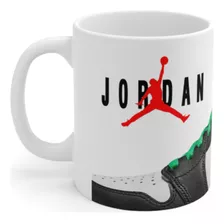 Taza Jordan Logo Nuevo Tenis Color Verde De Cerámica 325 Ml 