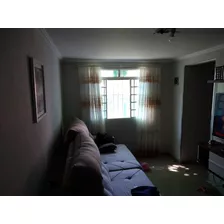 Apartamento Com 2 Dormitórios, Ótima Localização.