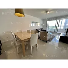 Excelente Apartamento Con Amenities De Tres Dormitorios Con Vista Al Mar, Punta Del Este, Uruguay, Oportunidad!