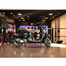 Vespa Gts 300 Super Negra Usada