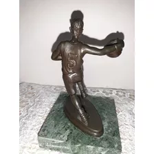 Estátua De Jogador De Basquete Feita De Ferro