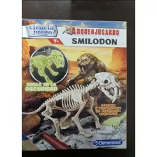 Juego Arqueojugando Smilodon (clementoni)