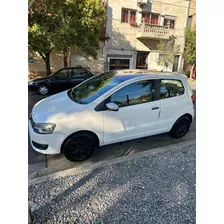 Volkswagen Fox 3p 1.6 2012 146000km