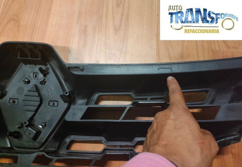 Parrilla Renault Kwid 17-20 Original Uso Detalle  C/emblema Foto 4