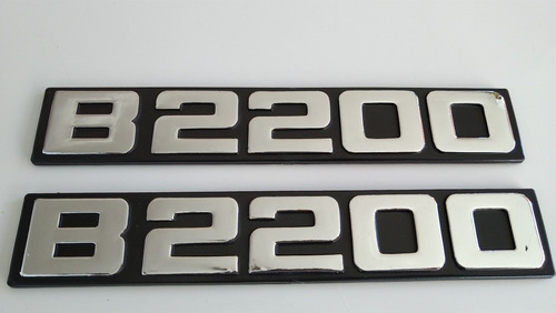 Foto de Mazda B2000 Emblema Lateral Pareja 