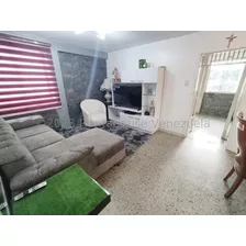 Dbs Vende Comodo Apartamento En El Centro Este De La Ciudad, Cocina Moderna, Areas Amplias Y Acogedoras, Facil Acceso A Comercios, Clinicas,colegios Y Avenidas. Contactame 2 3 3 1 2 8 6