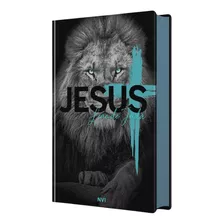 Bíblia Sagrada - Leão Judá | Nvi | Capa Dura | Evangélica - Pão Diário