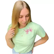 Camiseta Feminina Bordada Lírio - Flor