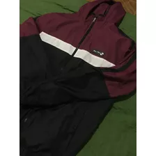 Campera Rompevientos Bordo Y Negra Talle M Usada