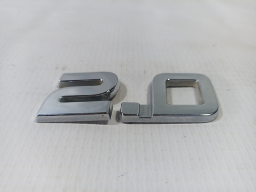 Emblema 2.0 Renault Duster 2.0 17-20 Original Foto 3