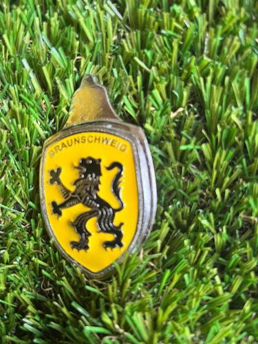 Emblema Blasn Leon Amarillo Vw Foto 2