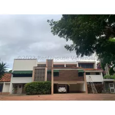 22-7352 Venta Quinta De Dos Plantas, 2500 Metros De Terreno ( 870 De Construcción