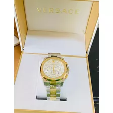 Belleza De Reloj Versace De Caballero Fondo Blanco Con Dorad