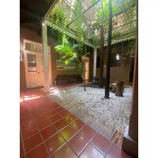 Vendo Amplio Local Comercial Clásico En La Zona Colonial