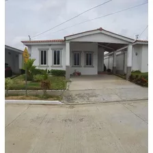 Venta De Casa En Ph Versalles Oeste, La Chorrera 19-2101