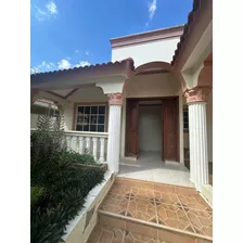 Se Renta Hermoso Casa En Los Prados 