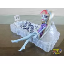 Boneca Monster High Abbey Bominable Com Cama Gelada Mattel