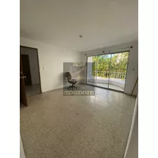 Ubicado En La Esmeralda Apartamento Con Buena Ubicación 