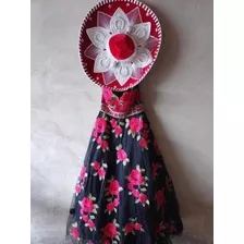 Vestido Floreado, Bordado Con Pedreria, Incluye Sombrero