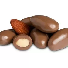 Almendras Bañadas En Chocolate Por Kilo.. 