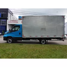 Iveco Daily 35.150 + Baú (cnh B)