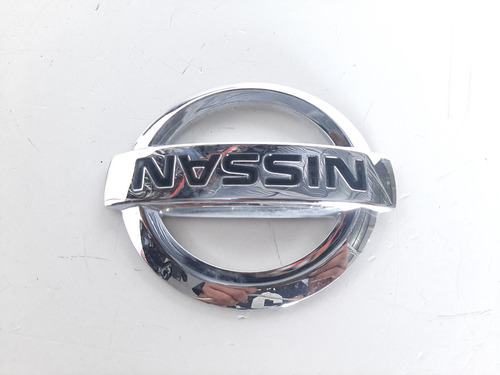 Emblema Cajuela  Nissan Versa 1.6 Std 20-23 Foto 5