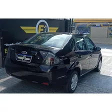 Ford Fiesta 1.6 Rocam Sedan 8v