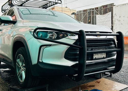 Tumbaburros Delantero Tracker Chevrolet 2023 Bumper Foto 6