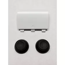 Tapa Para Pila Control Xbox One Blanco Stick Negro 