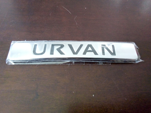Emblema Nissan Urvan  Foto 4