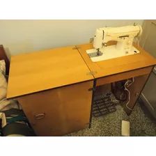 Máquina De Coser Yelmo Con Mueble. Cómo Nueva 