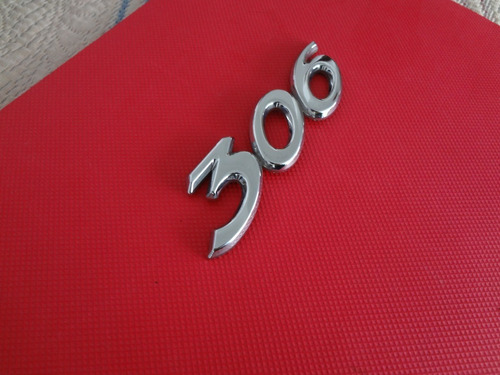 Emblema Trasero Original Peugeot 306 Usado Foto 3