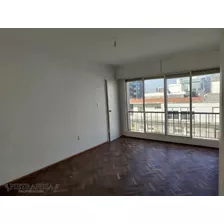 Apartamento En Alquiler, 2 Dormitorios, 1 Baño, Balcón, 2do Piso Por Escalera, Hermenegildo Sabat, Malvin Norte.